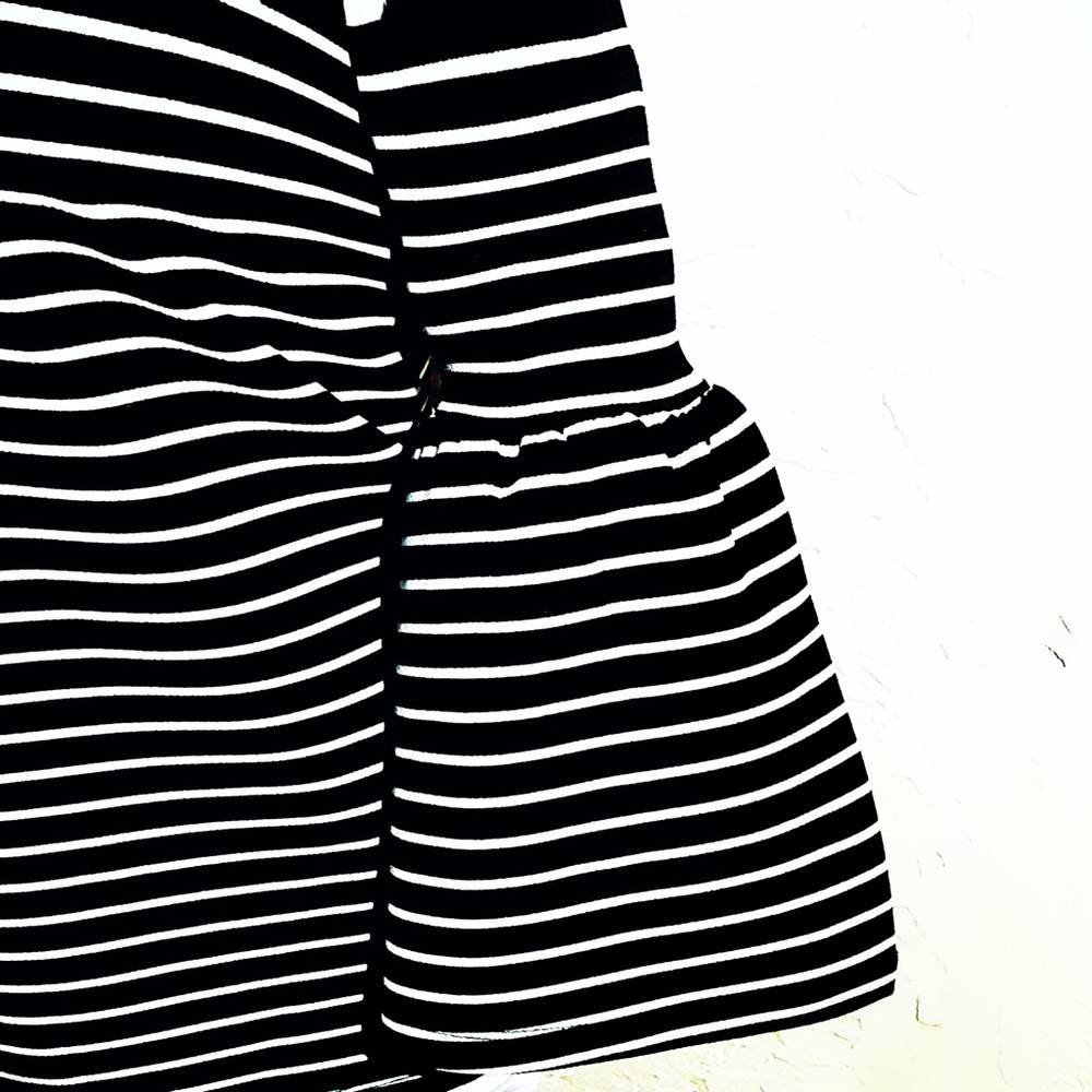 Kensie Black & White Striped Top NWT - Picture 6 of 8